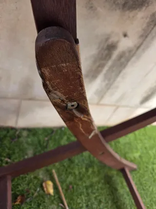 Mesa y sillas de madera plegables