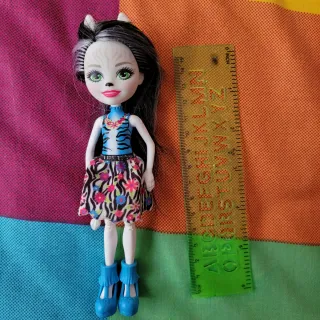 Muñeca Enchantimals Zelena Zebra