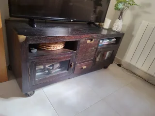 Mueble TV madera con ruedas