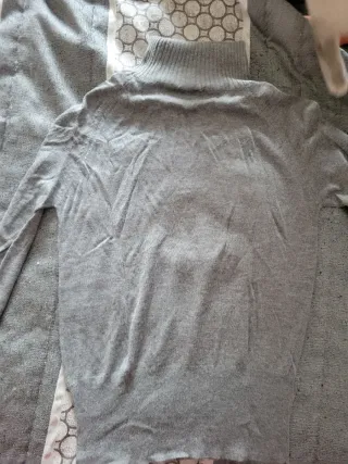 Jersey Mango cuello alto con pedrería