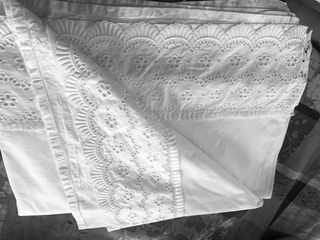 Sábana antigua y funda de almohada de algodón