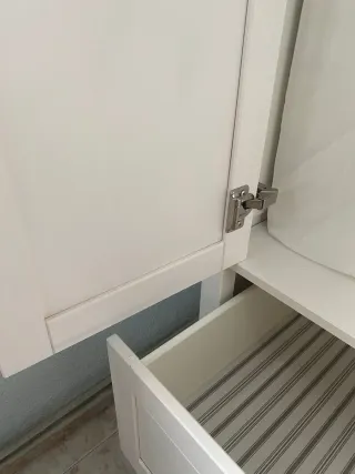 Armario SUNDVIK blanco madera