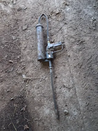 Engrasadora de pedal y neumatica