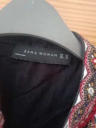 Blusa Zara bordada blanca