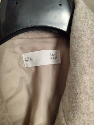 Abrigo largo beige. En perfecto estado.