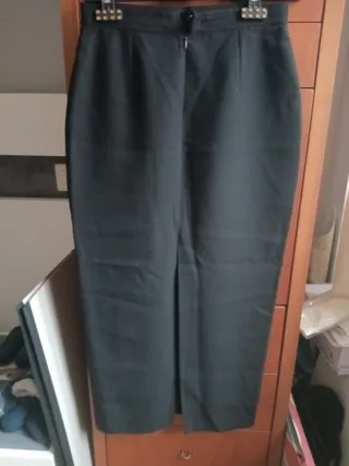 Falda larga negra recta