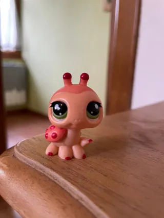 Little Pet Shop Insecto Rosa