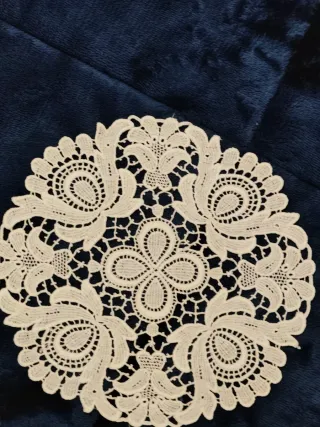 Centrini in pizzo macramè bianchi