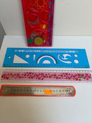 Set de reglas de dibujo y geometría