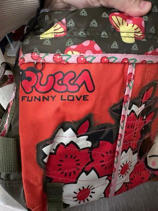 Bolso bandolera Pucca con estampado de setas