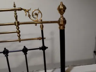 Cama forja y latón antigua