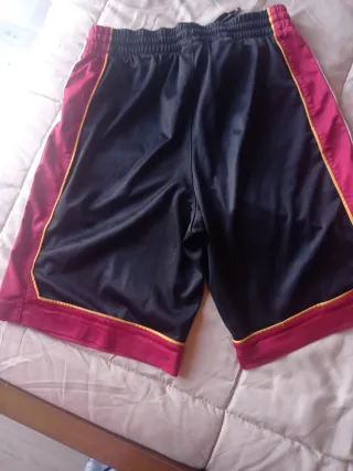 Pantalón corto deportivo Adidas niño 140 alto