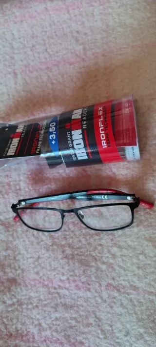 Occhiali da lettura Iron neri e rossi