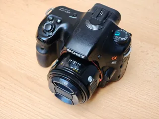 Cámara Sony Alpha 65 + Objetivo Minolta 50mm