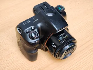 Cámara Sony Alpha 65 + Objetivo Minolta 50mm