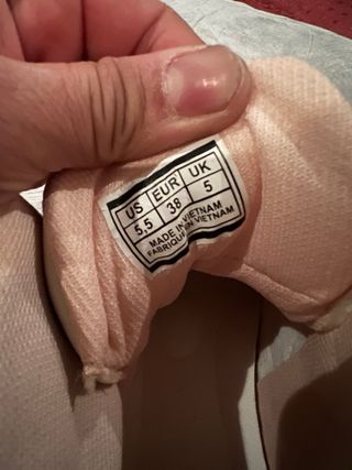 Tenis Nike Jordan Beige y Rosa