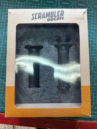 Lote Reposapiés Ducati Scrambler