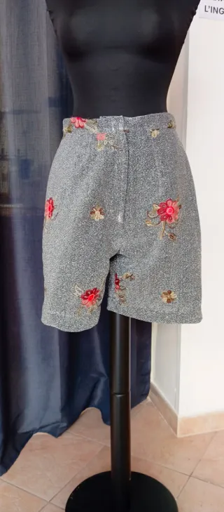 Pantaloncino donna con fiori
