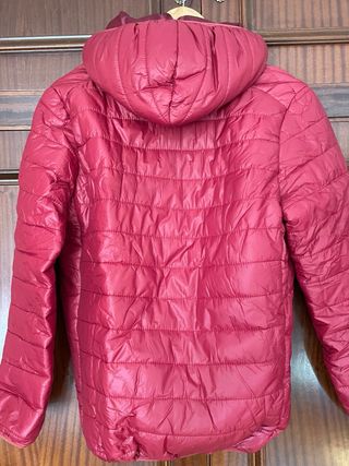 Chaqueta acolchada roja. A estrenar.