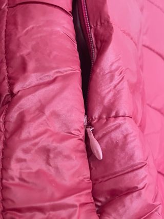 Chaqueta acolchada roja. A estrenar.