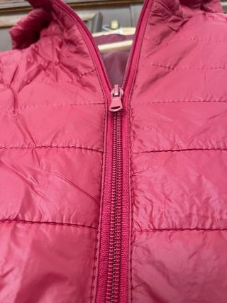 Chaqueta acolchada roja. A estrenar.