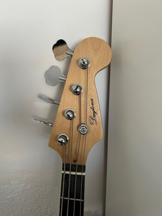 Bajo Eléctrico Negro Daytona