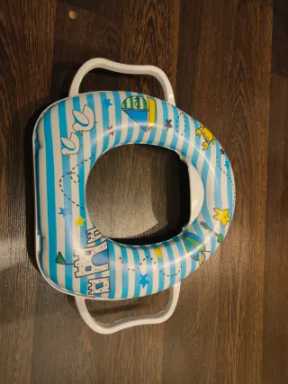 Adaptador de baño infantil con asas