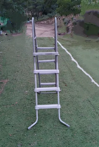 Escalera piscina 4y 3 peldaños