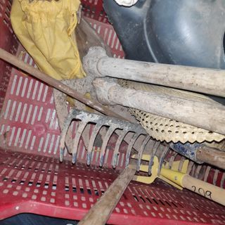 Kit de huerto con Chapo, rastrillo y regadera