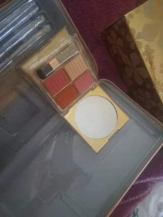 Estuche Maquillaje Estee Lauder Dorado