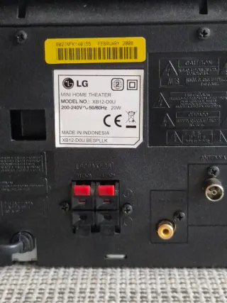 Mini Home Theater LG XB12-D0U Negro