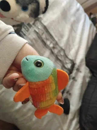 Lote de peluches: perro, troll y pez