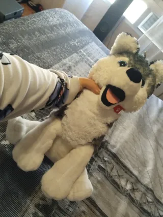 Lote de peluches: perro, troll y pez