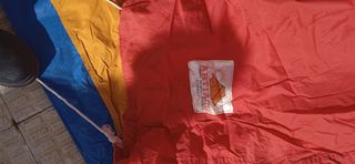 Tienda de campaña canadiense naranja