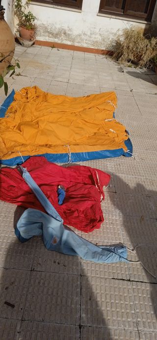 Tienda de campaña canadiense naranja