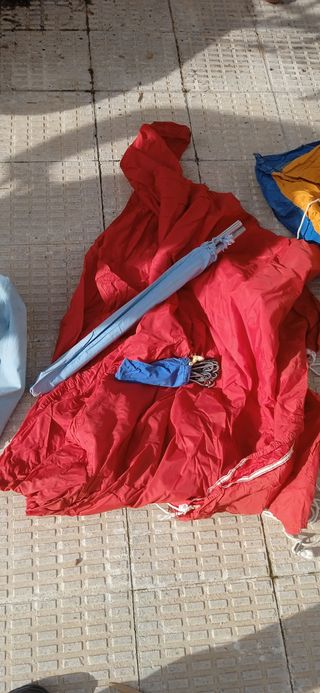 Tienda de campaña canadiense naranja