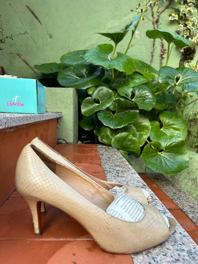 Zapatos Peep-toe Massimo Dutti Beige