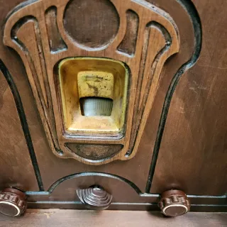 Radio tocadiscos RCA Víctor antigua