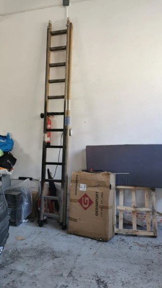 Escalera de madera 2 tramos 14 peldaños