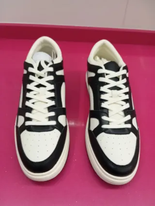 Zapatillas Zara Hombre Negras y Blancas