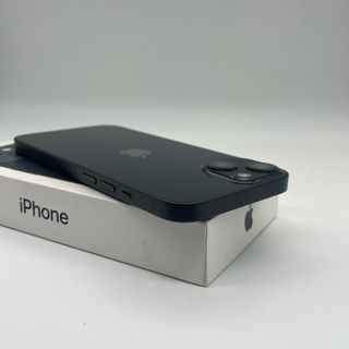 iPhone 13 de 128 GB a 100% de salud con accesorios