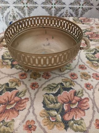 Macetero antiguo metal dorado