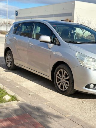 Toyota Verso 2011