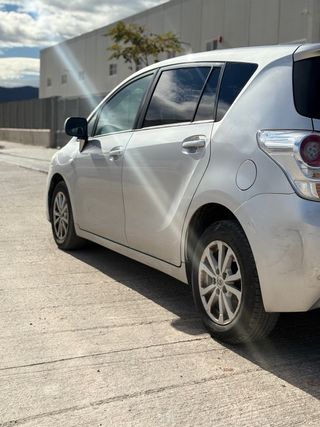 Toyota Verso 2011
