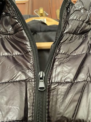 Chaqueta acolchada negra, a estrenar