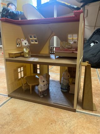 Casa Sylvanian Families Gatos + Muebles