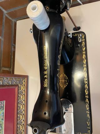 Máquina de coser Alfa