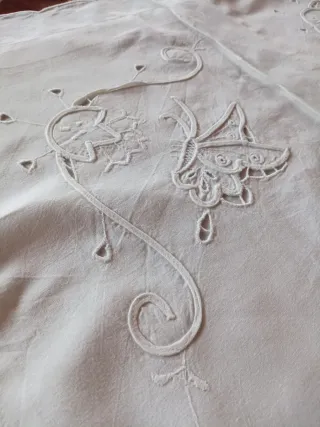 2 Federe con Farfalle Ricamate