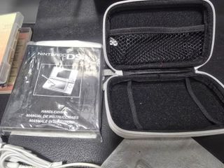 Nintendo DS Lite Negra + Accesorios y Juegos