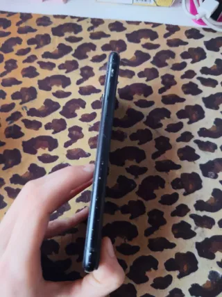 iPhone XR Negro/Dorado Roto Lo vendo para piezas